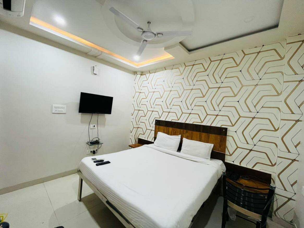 Oyo 88521 Hotel Swagstay Indore Esterno foto